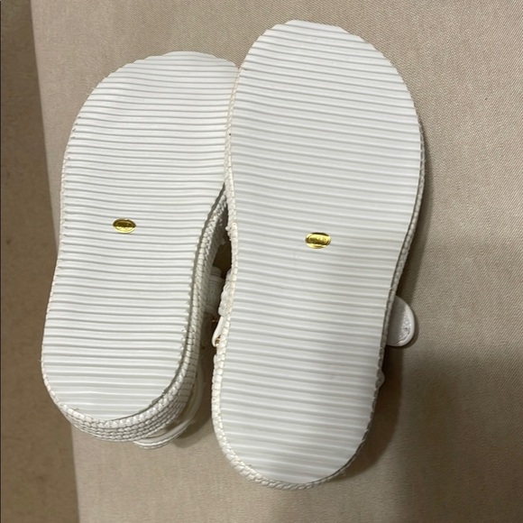 Chic White Platform Sandals with Gold Accents - Picture 5 of 5